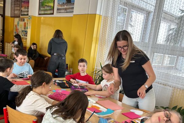 husveti-kezmuveskedes8DAEE5529-73EA-8CF2-37F5-F9DA9744454D.jpg